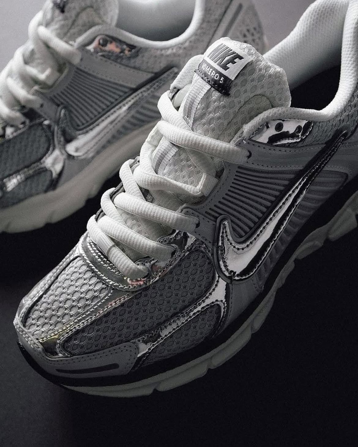Tenis Nike Vomero Blanco Plata - Edición Limitada