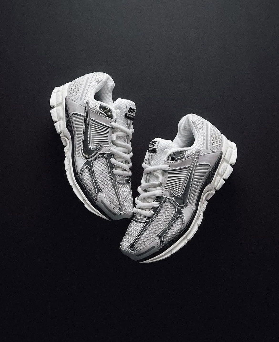 Tenis Nike Vomero Blanco Plata - Edición Limitada